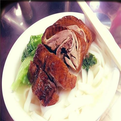 新宝餐厅:用产品和服务打动餐饮美食消费者