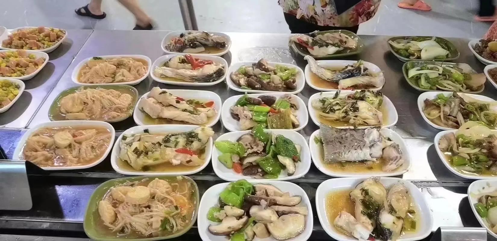 温暖你的是服务,感动你的是美食!泽邦餐饮&middot;专注企业/工厂食堂